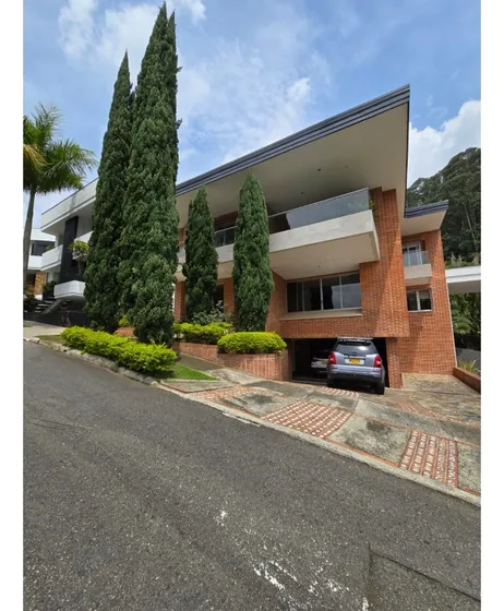 Venta De Casa Moderna En Poblado - Chuscalito 