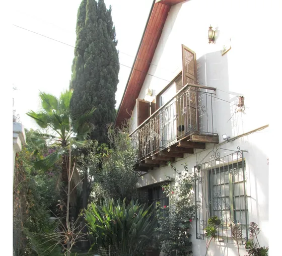 Gran Casa Con Amplio Patio