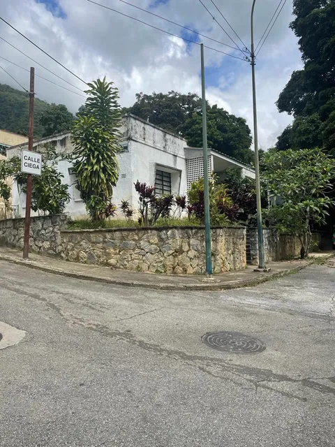 Casa En Venta 520 M2 - Urb. Los Palos Grandes