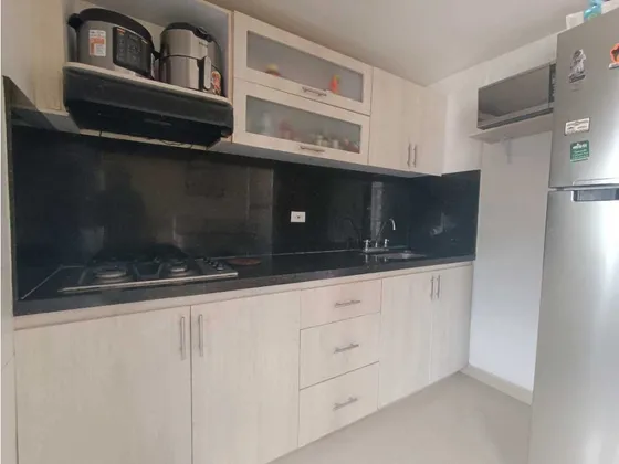 Venta Apartamento Con Parqueadero Y Útil En Prados De Sabaneta