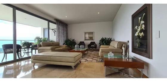 Venta De apartamento En El Poblado, Medellín