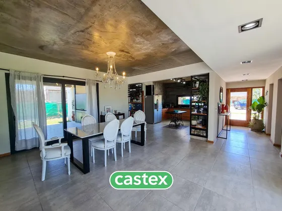 Casa En Venta En Canning, Terralagos