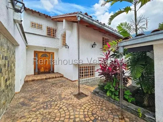 Casa En Alquiler, Los Chorros, Mls #26-878
