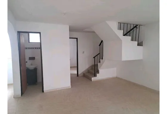 Venta Dd Casa Unifamiliar En La Castellana Con Parqueadero, Medellín