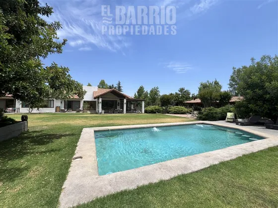 Casa En Venta De 4 Dorm. En Colina