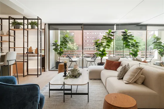 Departamento En Venta De 2 Dorm. En Las Condes