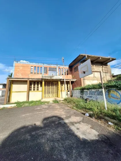 Atlantis Brsca Ofrece En Venta Local Instituto En Moreno De Mendoza
