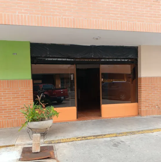 Yuraima  Segura Vende Local Comercial C.c. Las Chimeneas  Valencia Estado Carabobo