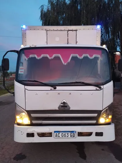 Vendo / Permuto Urgente Camion Agrale 8700 260000km Año 2017