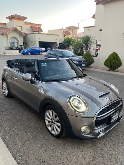 Mini Cooper S Convertible 2.0 Iconic At
