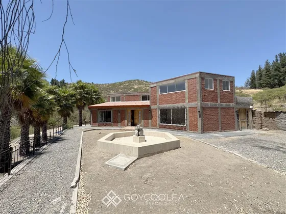 Casa En Venta De 8 Dorm. En Las Cabras