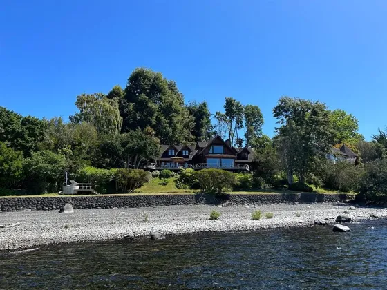 Casa En Venta De 4 Dorm. En Lago Ranco