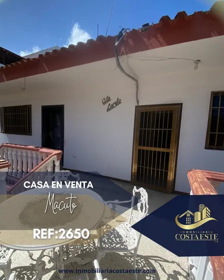 Casa Bifamiliar En Venta, Ubicada En Macuto Ref 2650