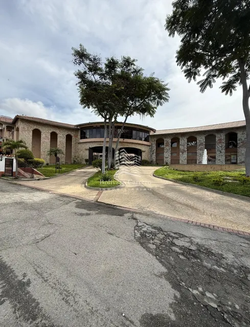 En Venta Moderna Casa En Alta Santa Maria Av Universidad Codigo: B&c0-839 Junio 2025