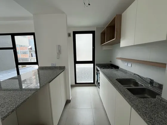 Departamento 2 Ambientes En Alquiler En Liniers