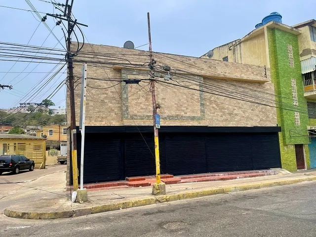 Local Comercial En Venta En La Av Bolivar De Puerto La Cruz
