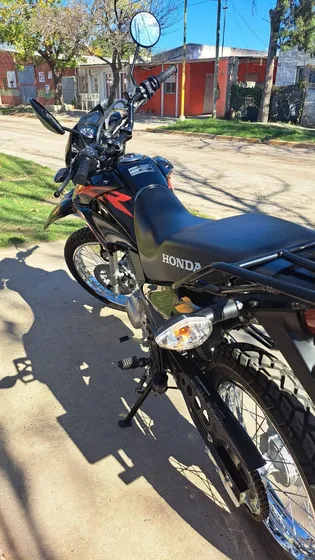 Honda Xr 2024 (con Uso Casi Nulo)
