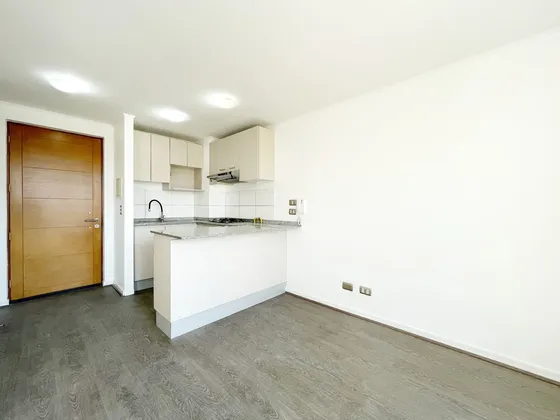 Luminoso Y Privado Departamento En Arriendo, San Miguel !!