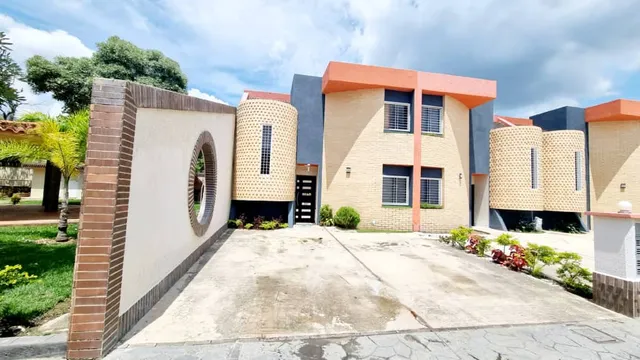 En Venta Casa Res. Sabana Paradise San Diego