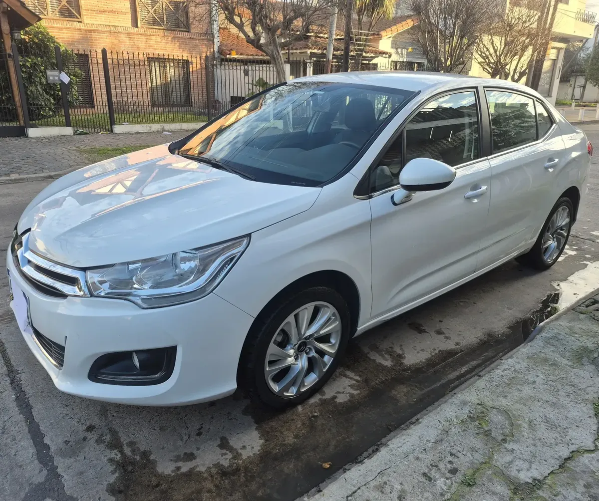 Citroën C4 Lounge 2.0 Live 143 hp