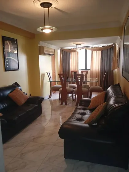 En Venta Apartamento Amoblado En Valles De Camoruco, Edificio Ankara Luis V.