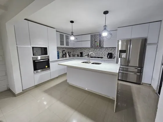 Moderno Townhouse En Vista Dorada, Guatire (negociable)