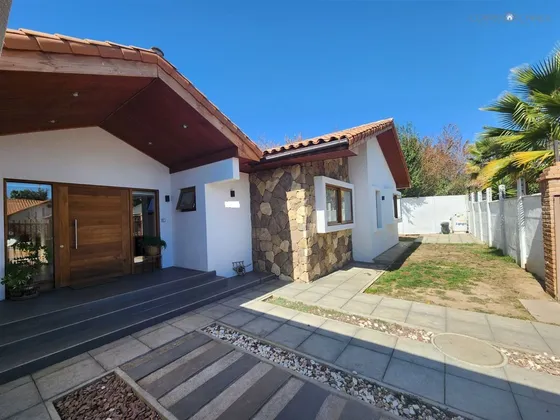 Casa En Venta Como Nueva, Barrio Colonial, Sanchina, Machalí
