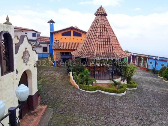 Posada En Venta Municipio Bruzual Yaracuy, Clima De Montaña, Capilla Propia, Estacionamiento. Mls 24-25216 Mz 16-06