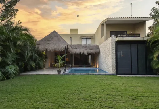 Casa Residencial En Jardines De La Rejoyada De 3 Recamaras.