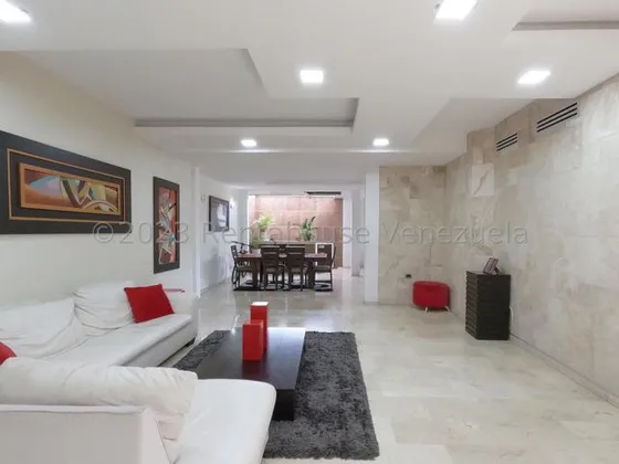 Daniela Linarez Vende Casas En Prestigiosa Urbanizacion Privada Al Este De Barquisimeto Con Todos Los Servicios Basicos Cocina Equipada Espacios Modernos Y Elegantes Comunicate