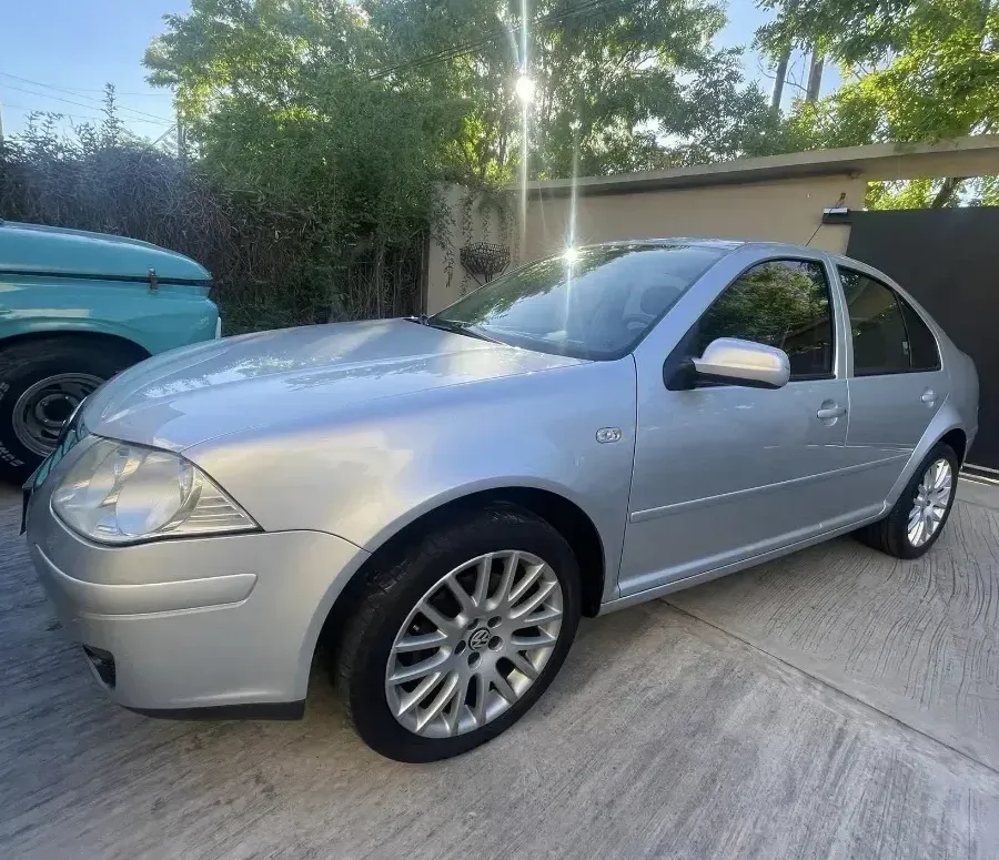 Volkswagen Bora 1.8 Highline T Tiptronic Cuero
