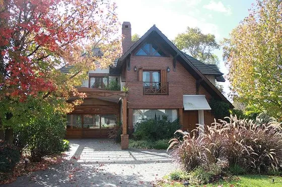 Excelente Casa A La Venta En Barrio San Jorge Village.