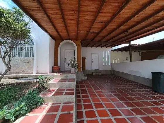 Mariana Castillo Vende Casa Residencias Pie De Monte Chalet, La Cumaca - Etc-063