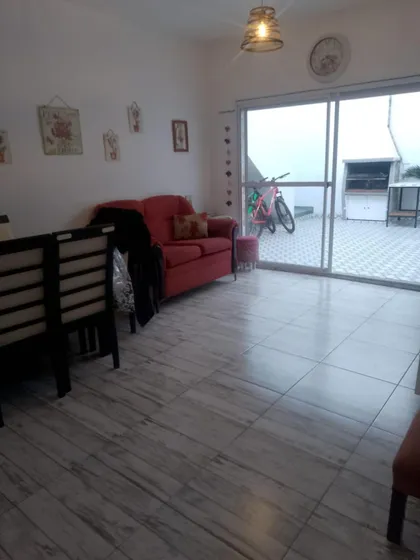 Ph En Venta - 2 Dormitorios 1 Baño - Pompeya