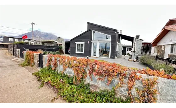 Casa En Venta De 4 Dorm. En Los Vilos