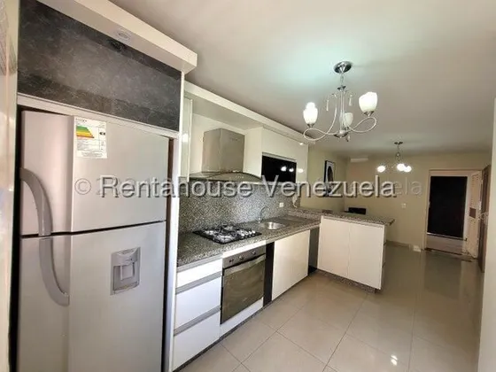 Erika Armeya Alquila, Apartamento Tipo Estudio Amoblado Y Con Planta Electrica En La Urbanizacion Ciudad Roca De Barquisimeto. Flex: 25-18707