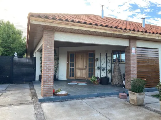 Casa En Venta De 4 Dorm. En Machalí