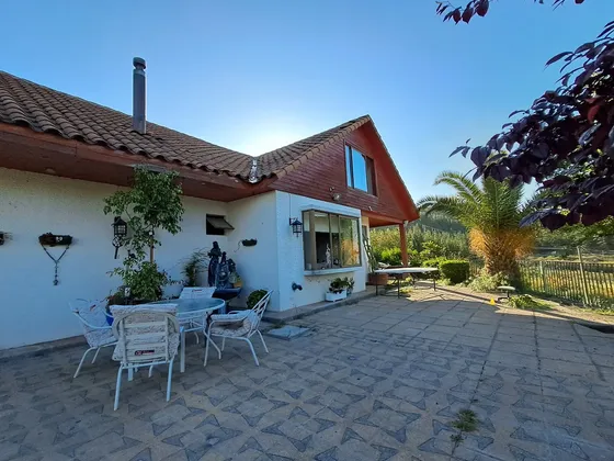 Parcela 1 Ha Con Casa 542 M2, Piscina Y Quincho  En Talca