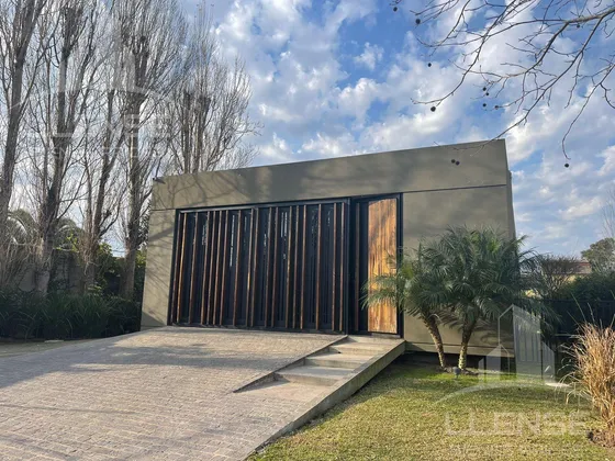 Casa 5 Ambientes En Venta - Barrio Privado Dorrego-quilmes