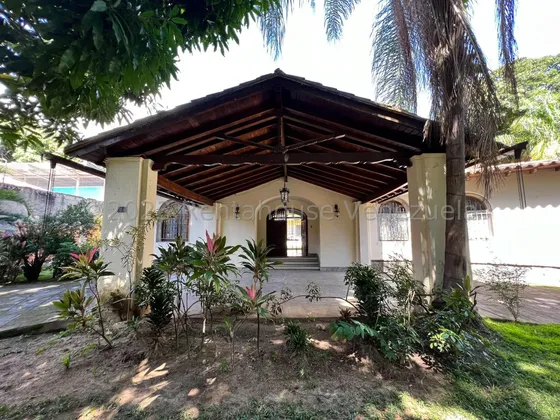 Casa En Venta En Los Chorros Caracas 3000 Metros De Terreno