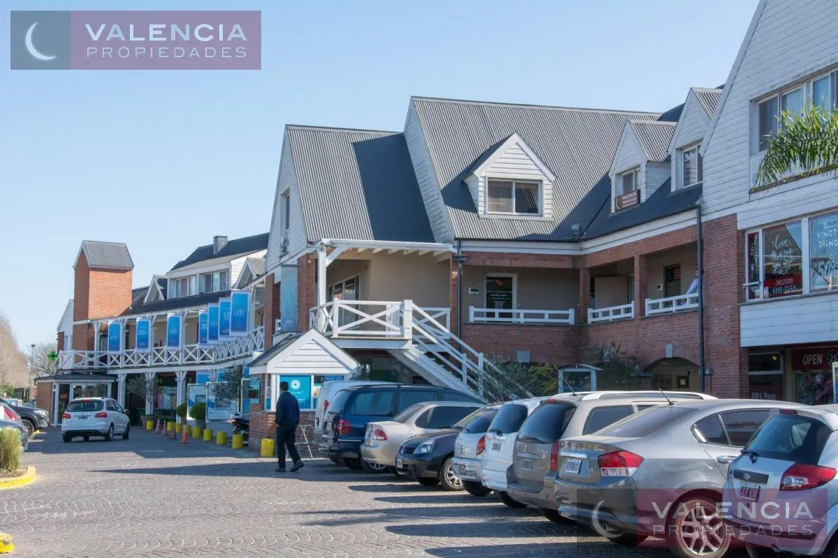Oficina/local En C. Comercial Santa Bárbara 68 M²  Luminosa