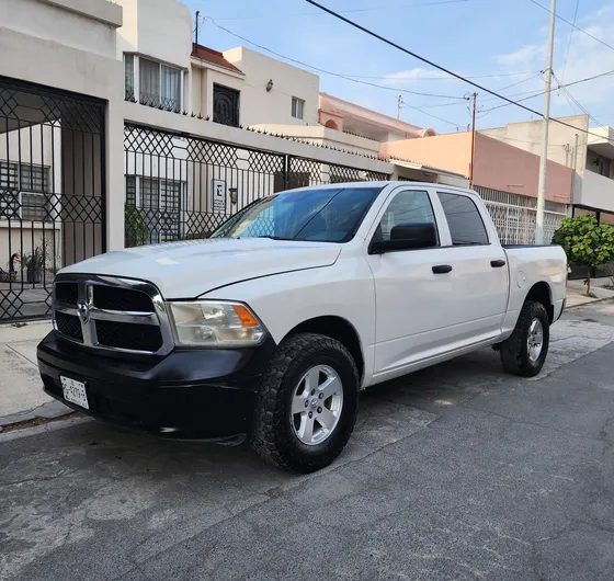 Dodge Ram 2500 5.7 Pickup Quad Cab Slt Aa 4x2 At