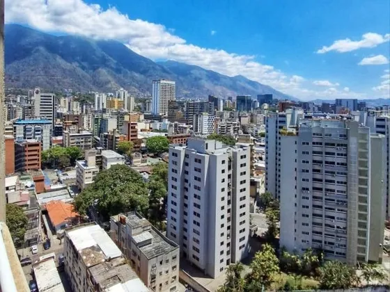 Espectacular Oportunidad De Alquiler De Amplio Apartamento En Bello Monte A Escasos Metros Del Cc El Recreo. Ref. 457 Canon Mensual