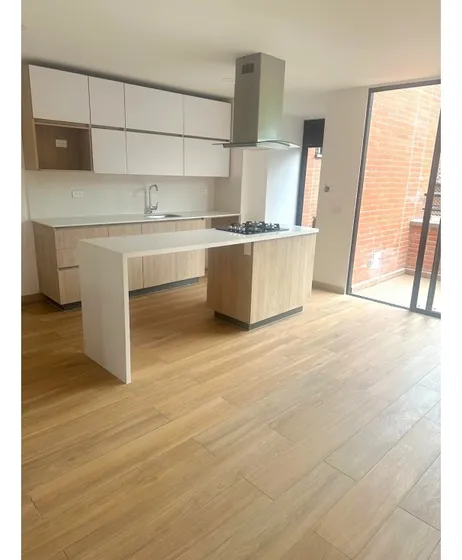 Apartamento Moderno En Envigado Con Balcón Y Excelente Ubicación