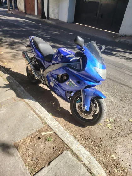 Motocicleta De Uso Diario, Detalles Que No Afectan Función