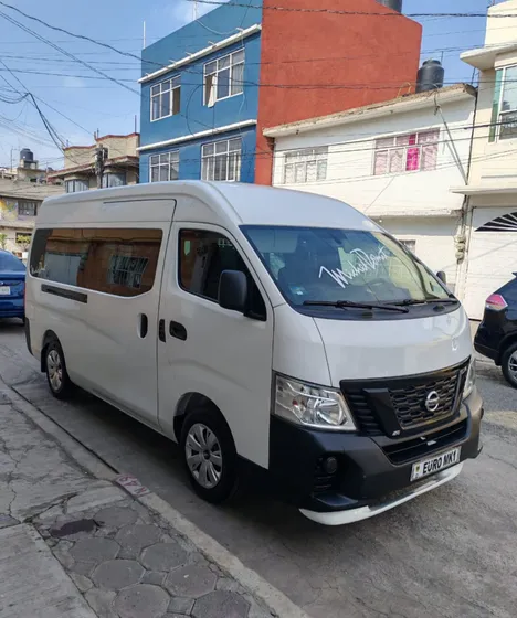 Nissan Nv350 2.5 14 Pasajeros Amplia Aa