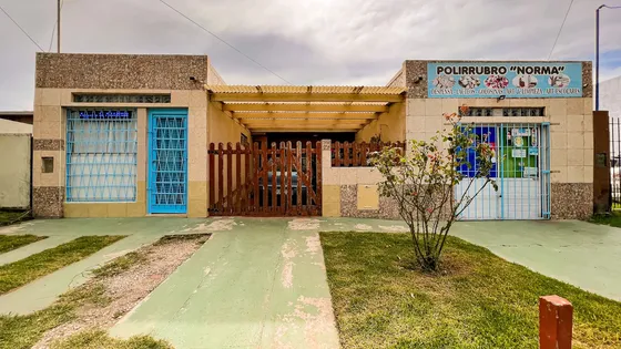 Venta Casa En Colinas 4 Amb Con Patio Permuta