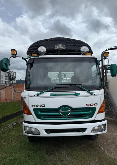 Camión Hino Fc 500 Estacas Único Dueño