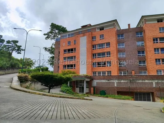 Bello Apartamento Amoblado Con Elegantes Acabados Y Vista Carrizal, Sector Barrialito. Mo 25-11435