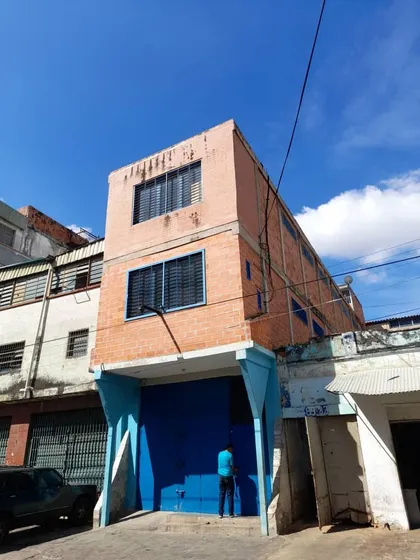 Estela Montilla Vende Edificio En El Sector Mercado Periférico De La Candelaria Valencia